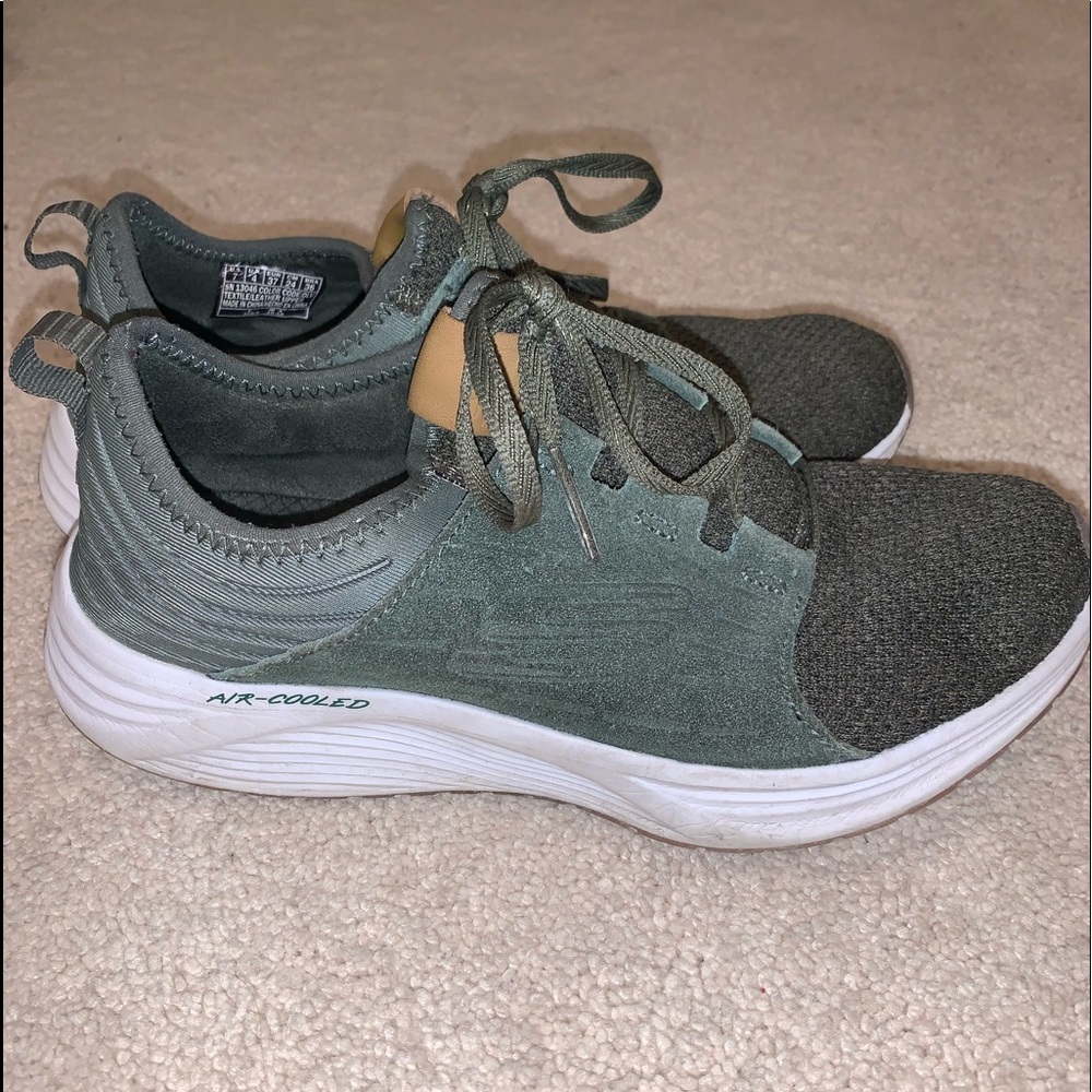 tennis shoes with foam sole
